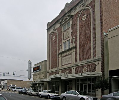 A wonderful renovation. Movies-1928 to 1972. Reopened as a performing arts theatre in 2002.