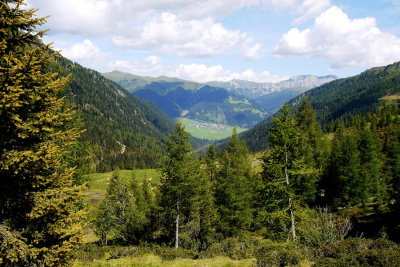 Obertilliach: viewed from the mountain road to Porze-Hutte