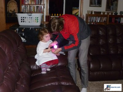 Kevin (24) teaches Boo how to play Playstation!!