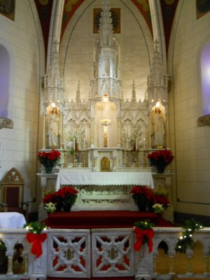 Loretto Chapel Inside2.jpg