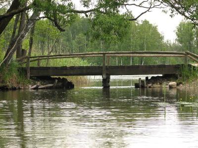 Mostek przy wypływie Sapiny z jez. Kruklin(IMG_3054.JPG)