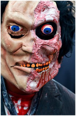 TOzombieWALK2011c.jpg