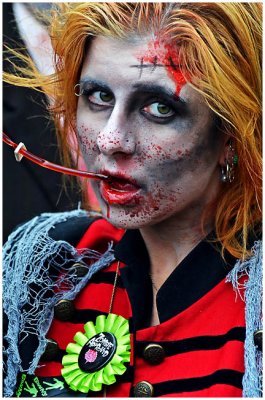 TOzombieWALK2011h.jpg