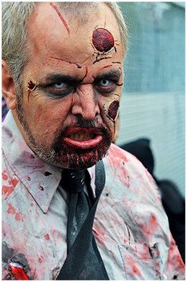 TOzombieWALK2011i.jpg