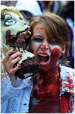 TOzombieWALK2011p.jpg