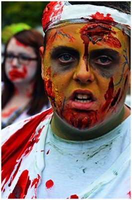 TOzombieWALK2011y.jpg