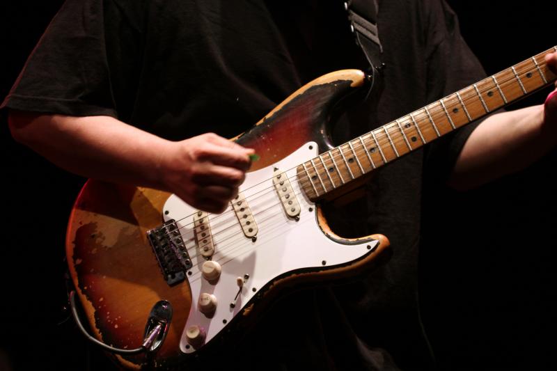strummin