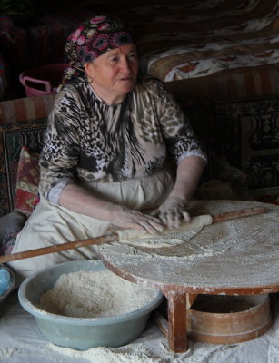 Making pita for Gozlemeler