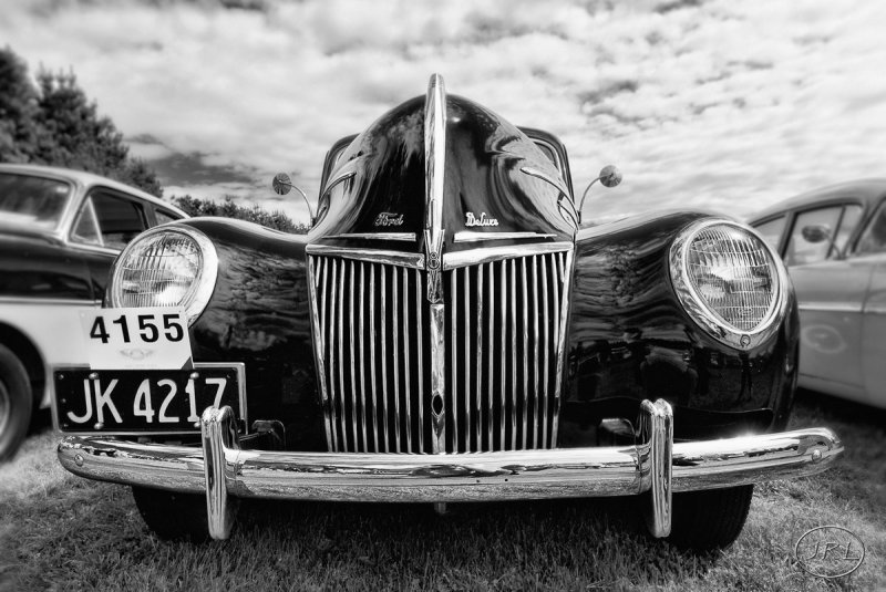 Ford V8 delux