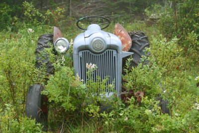 055  1953 FORD TRACTOR