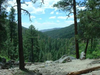 Camping/picnic spot directly above hot springs