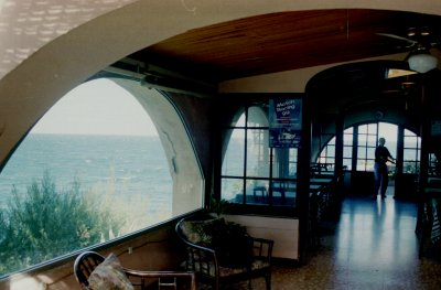 dining room at hotel-les caranques