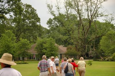 229 Annette  & Norman Pressler Tour  DSC_76010228bustour.jpg