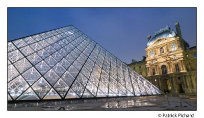 La pyramide du louvre