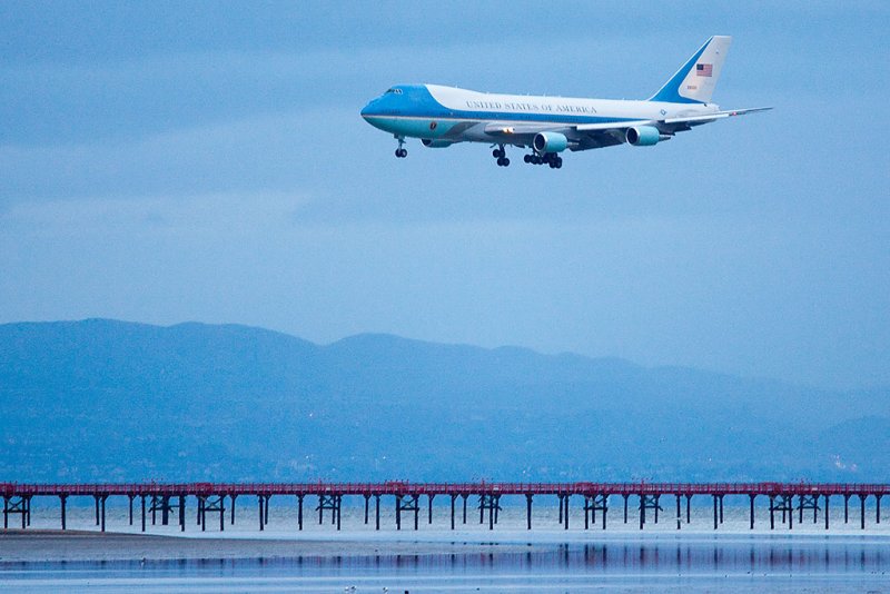 2/17/2011  Air Force One landing at SFO