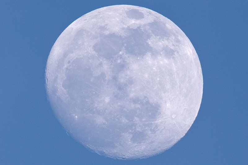 2/5/2012  Moon February 5, 2012