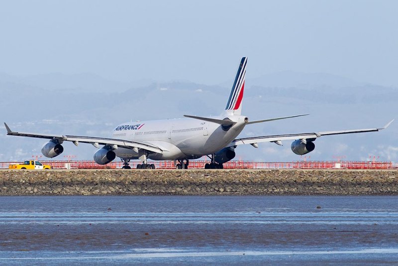 2/19/2012  Air France Airbus A340-313X F-GLZM