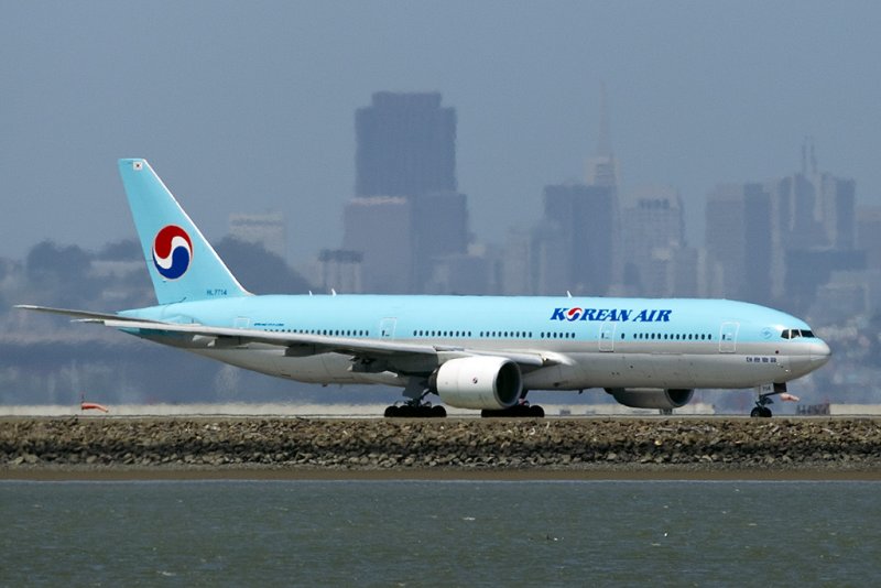 4/29/2012  Korean Air Boeing 777-2B5/ER HL7714