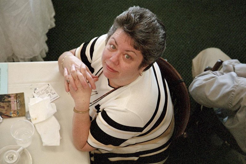 Suzy at Day at the Races May 2004