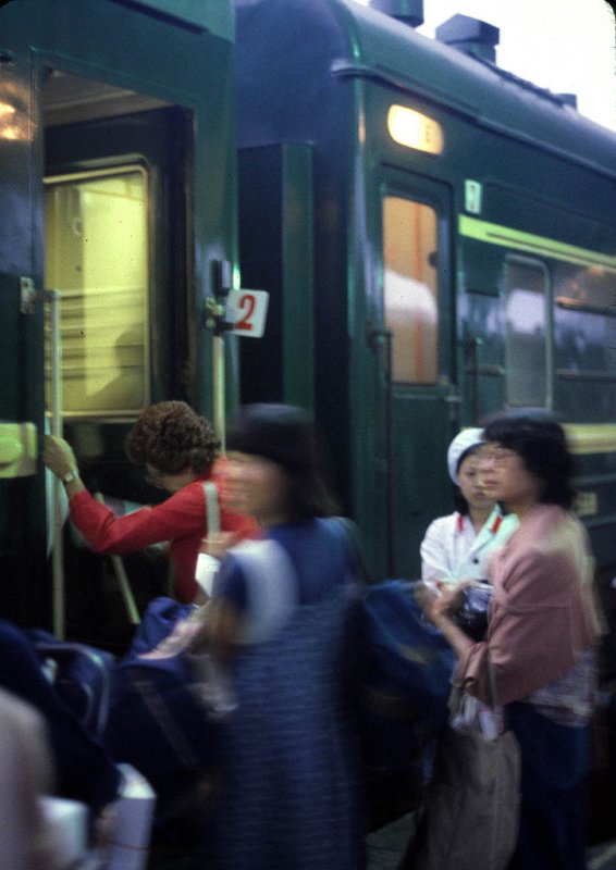 Boarding the train to Hangzhou 5:55 AM