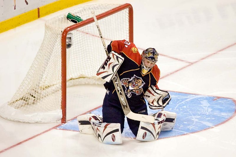 Craig Anderson making a save