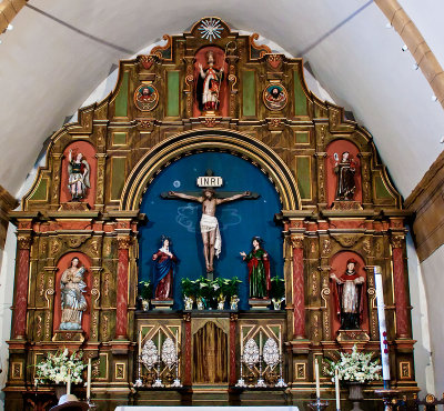 Main altar at Mission San Carlos Borromeo del Rio Carmelo _MG_4445.jpg