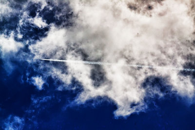 Contrail and cloud _MG_8166.jpg