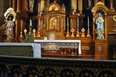 Altar at St John Cantius Roman Catholic Church Chicago Il IMG_1326.jpg