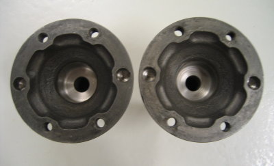 Standard 914-6 (left) and LSD Type (right) - Output Flange Comparison - Photo 5