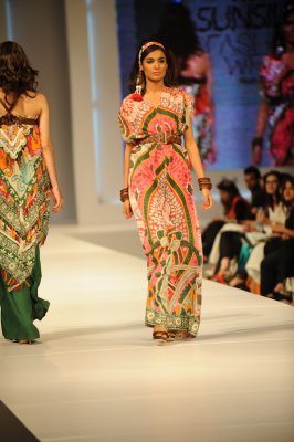 LAHORE FASHION - PFDC