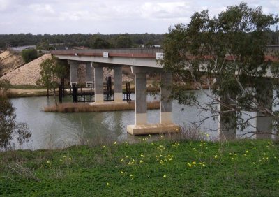 Bridge over Murray at Kingston