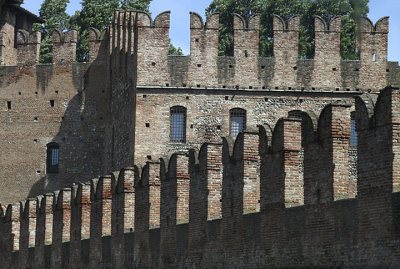 Verona Guelf Wall Fortifications.jpg