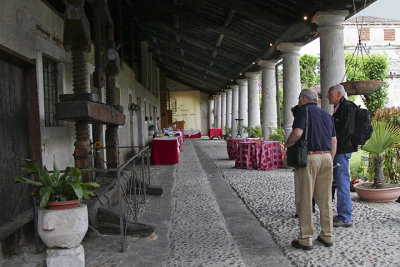 Vicenza Province - Palladio Villa Godi Malinverni pavilion with press.jpg