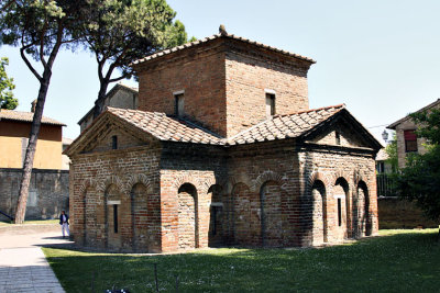 Ravenna - Mausoleum of Galla Placidia.jpg