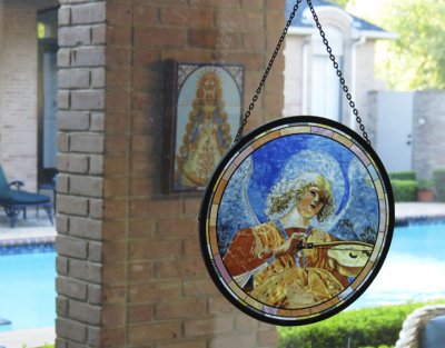 Melozzo da Forli angel stained glass.jpg