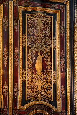 Hermitage door figure detail.jpg