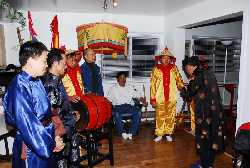 dao dien Nguyen Huu Lam THD-71 trong vai Vua