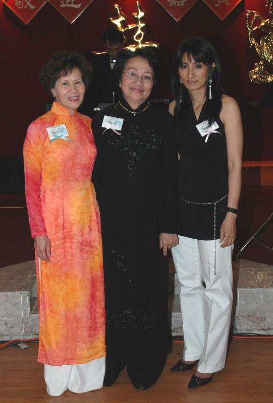 co Do Thi Tien, chi Tuy Da & Thanh Van