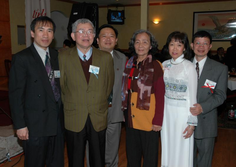 Man,thay Hoan,Quynh,co Ky Huong ,Thuy & Tho