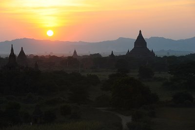 Sunset over Shwesandaw Paya.Bagan
