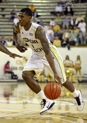 Yellow Jackets G Iman Shumpert drives to the basket