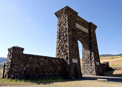 Roosevelt Gate at the north entrance to Yellowstone National Park