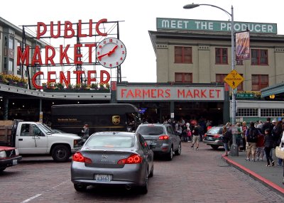 The main entrance to the Pike Market in downtown Seattle