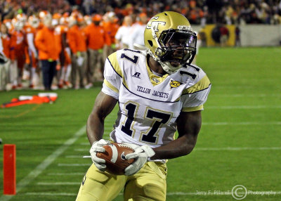 Georgia Tech A-back Orwin Smith celebrates his first quarter score