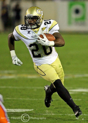 Georgia Tech A-back Roddy Jones cuts up field for a big gain