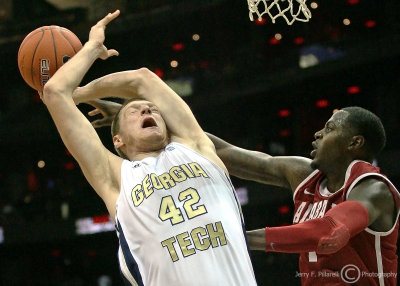 …Georgia Tech C Hicks is rejected by Alabama F Green