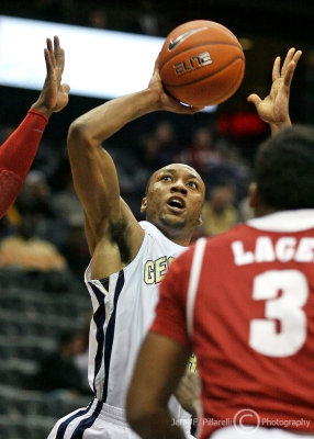 Yellow Jackets F Holsey shoots from within the lane