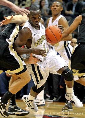 Jackets G Udofia drives to the basket