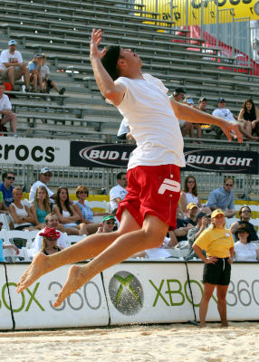 Keenan jump serve