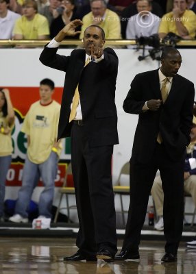 Yellow Jackets Head Coach Paul Hewitt gives instructions from the bench